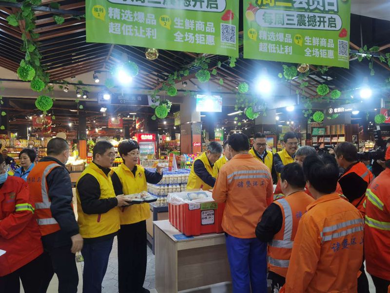 浙農(nóng)茂陽(yáng)為&ldquo;城市美容師&rdquo;提供愛(ài)心早餐