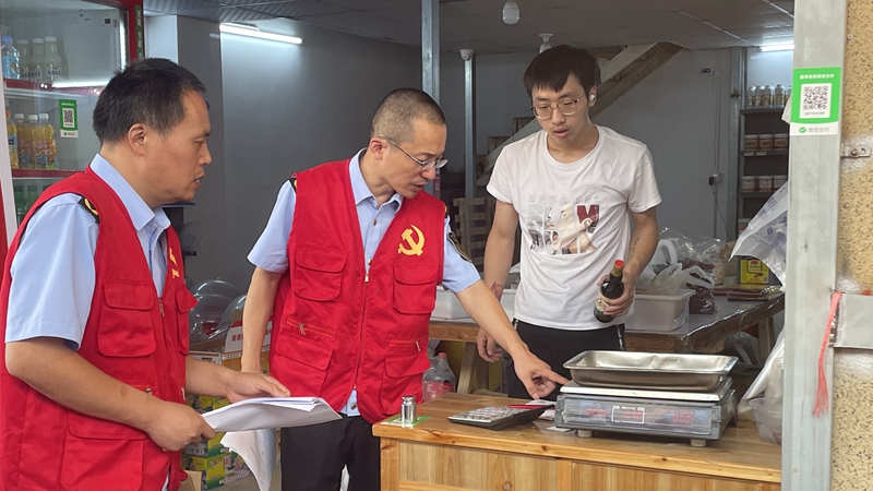 浦江農批市場開展&ldquo;亮出黨員身份，引領誠信經營&rdquo;主題黨日活動