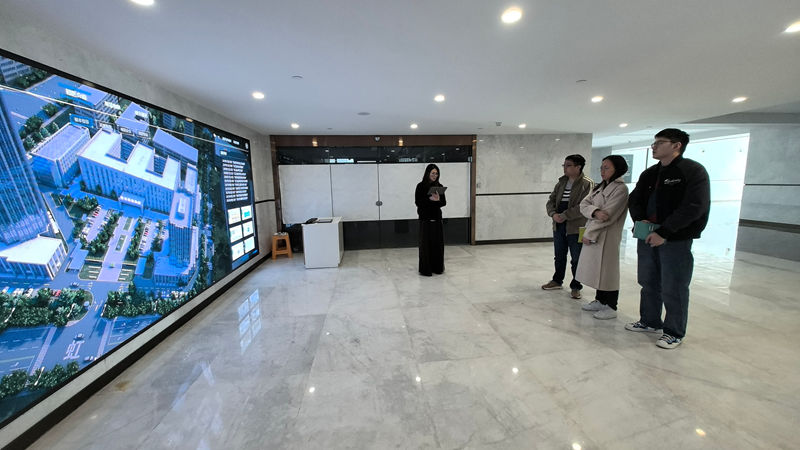 濱江區科技局黨組成員、副局長李丹調研浙農綠色雙創孵化器